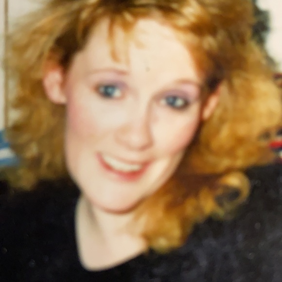 Meet your Posher, Debbie - Picture 1 of 1